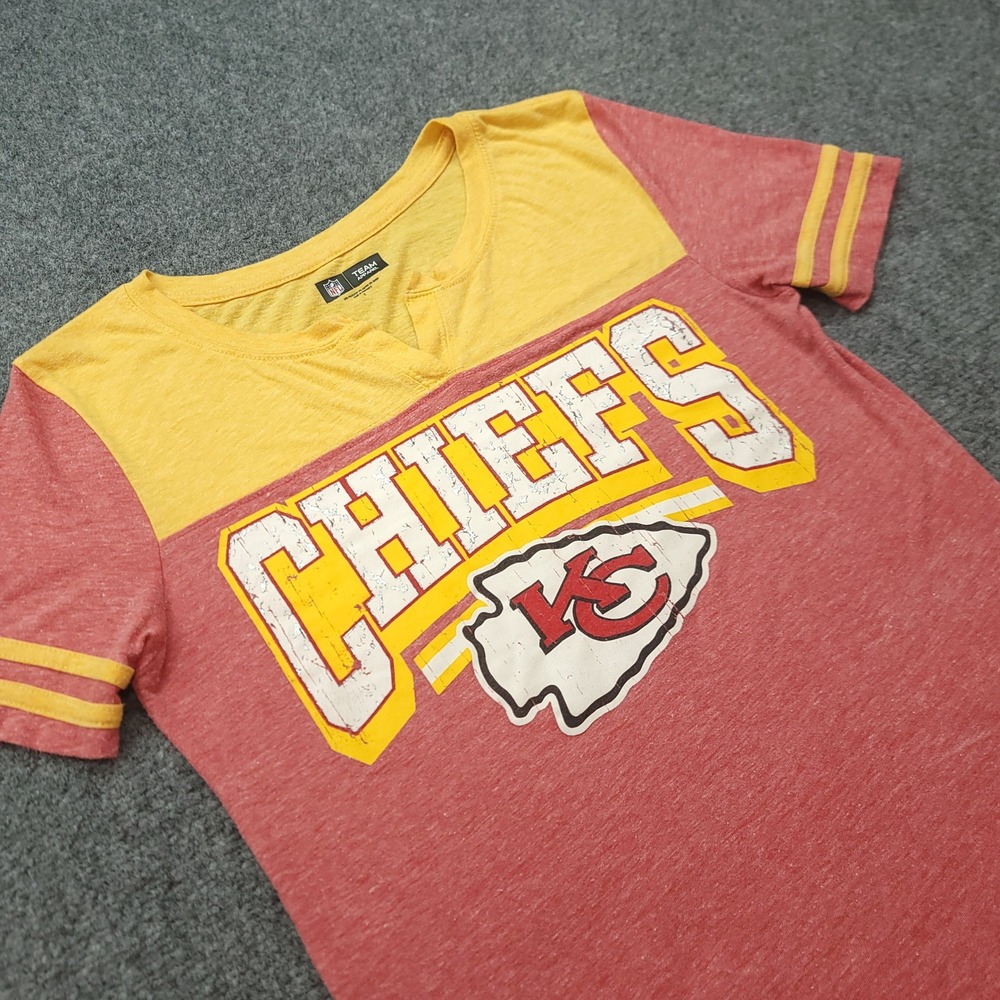 NFL Team Apparel Kansas City Chiefs Red Yellow Notch Neck Graphic T-Shirt Small
